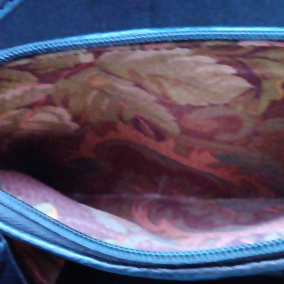 Brighton black leather cross body bag - Picture 3 of 7